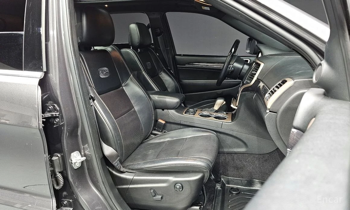 Jeep Grand cherokee, снимка 10 - Автомобили и джипове - 54133563