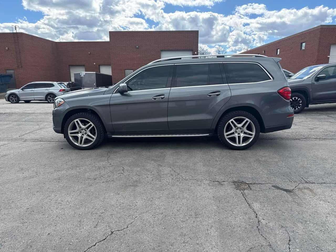 Mercedes-Benz GLS 450 ПОДГРЕВИ * ПАНО * KEYLESS * 360 * CARFAX, снимка 2 - Автомобили и джипове - 54497088