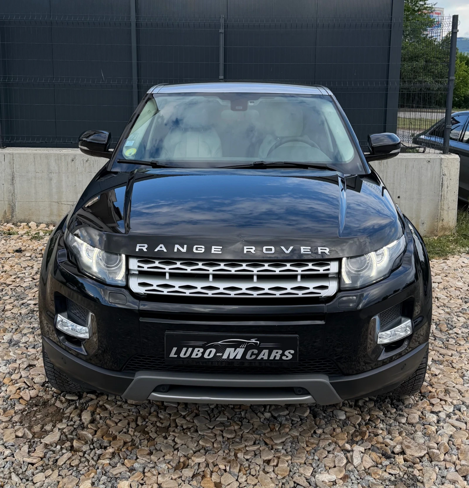 Land Rover Range Rover Evoque 2.2TD4* PRESTIGE* FULL* ТОП* , снимка 2 - Автомобили и джипове - 54797510
