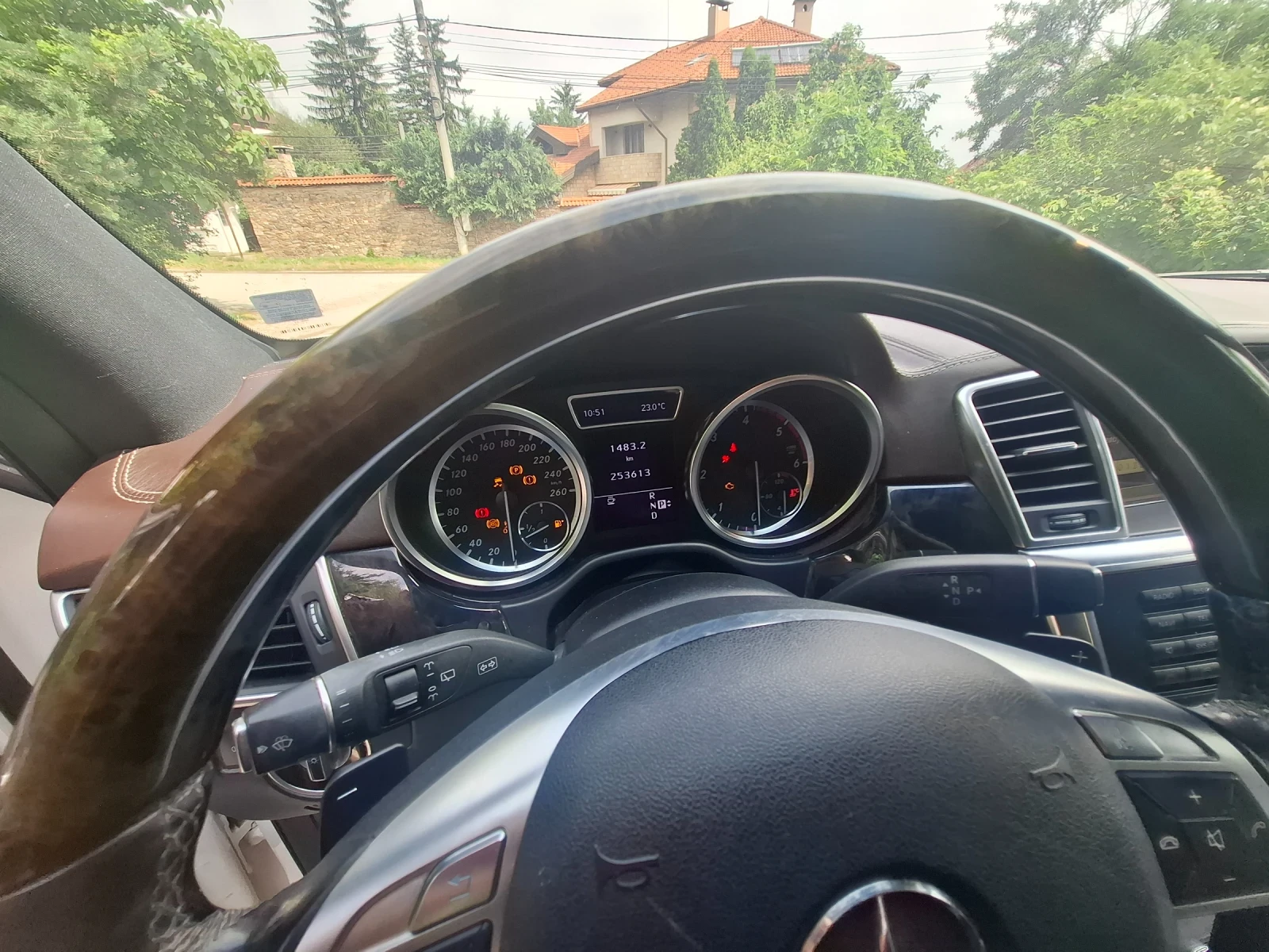 Mercedes-Benz ML 350 Блутек 4 матик, снимка 11 - Автомобили и джипове - 55024164