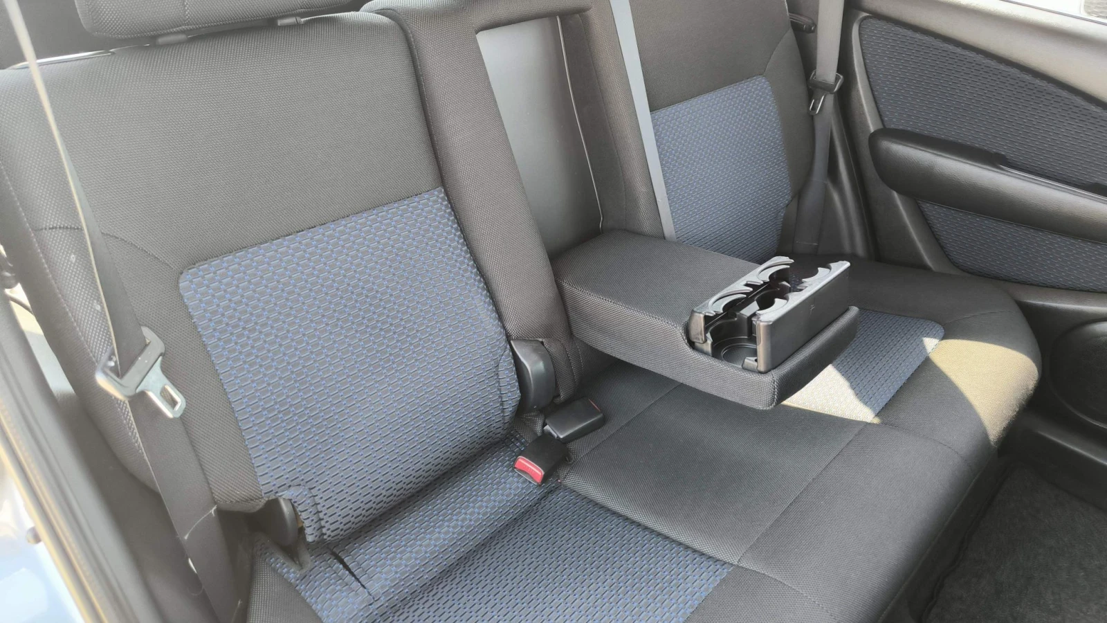 Mitsubishi Outlander 2.4i automatic , снимка 11 - Автомобили и джипове - 55958324