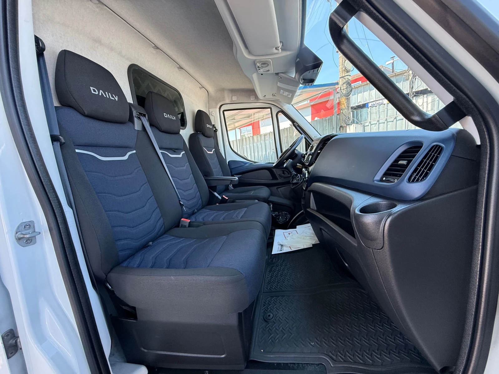 Iveco Daily 35S16 HI MATIC 8 , снимка 14 - Бусове и автобуси - 54443148