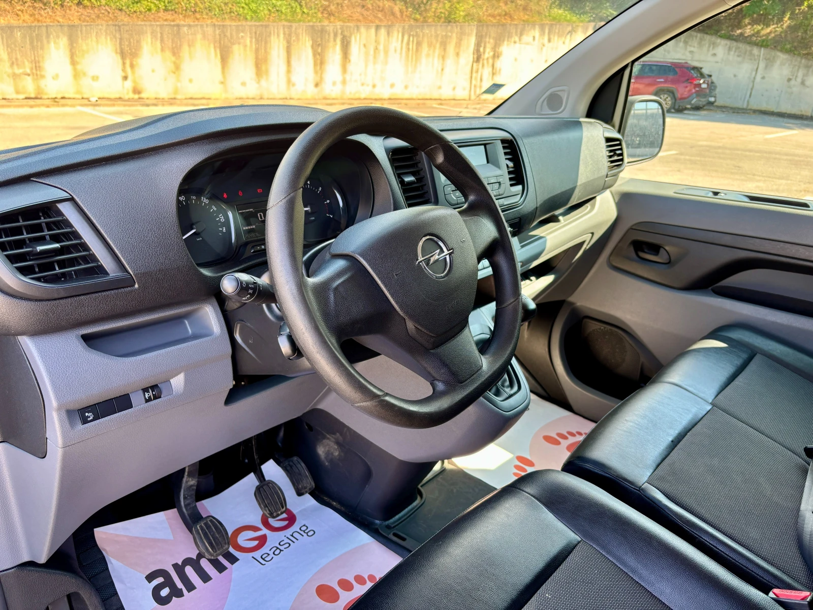 Opel Vivaro 1.5D 102 к.с , снимка 13 - Бусове и автобуси - 55588096