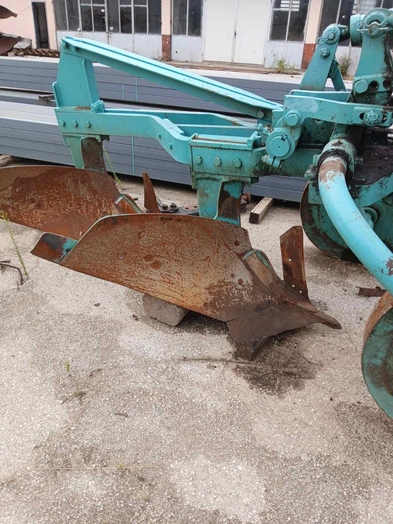 Плуг Друга марка дълбока оран - риголвач, снимка 2 - Селскостопанска техника - 52451091