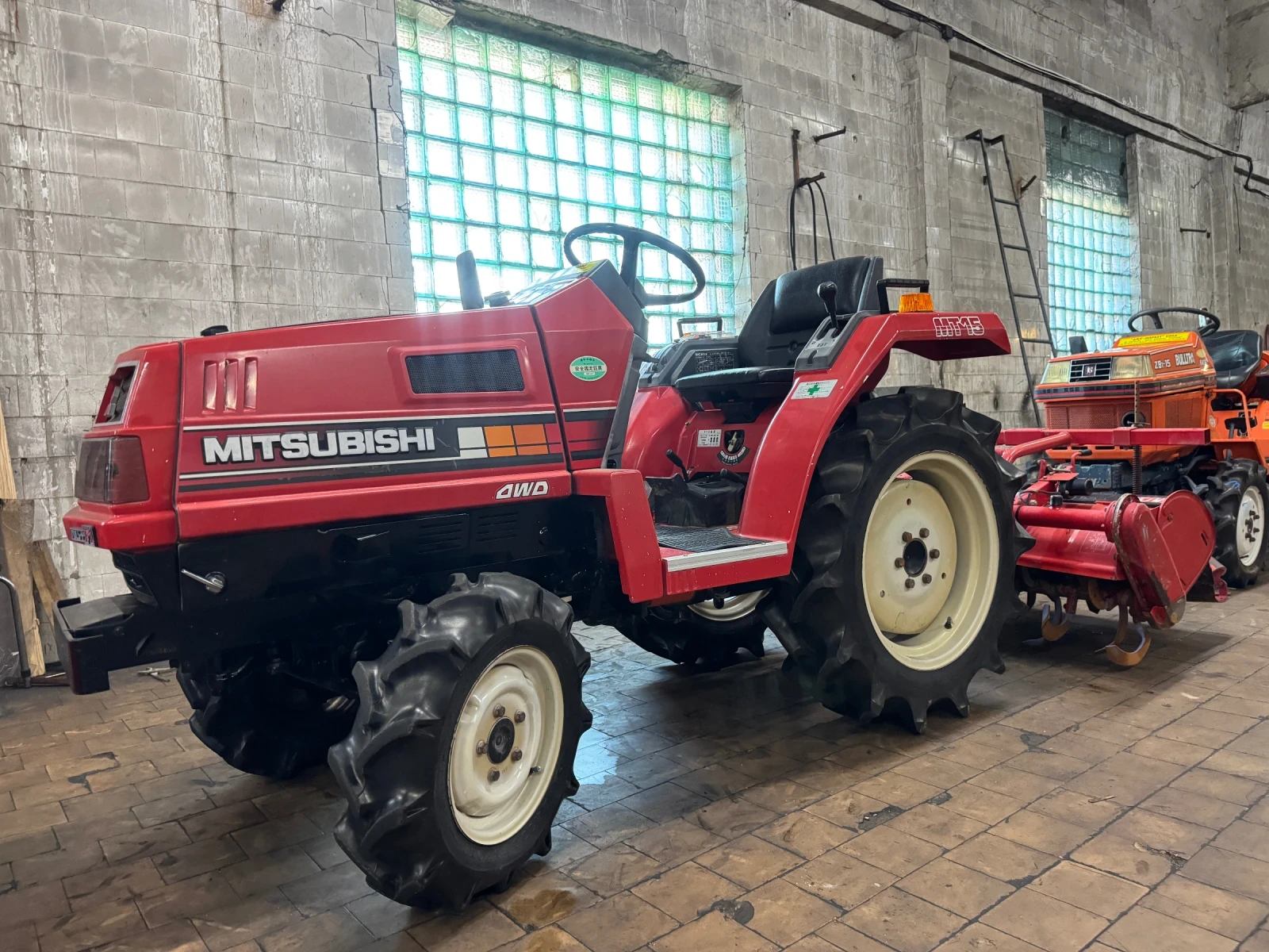 Трактор Mitsubishi MT15D - изображение 2