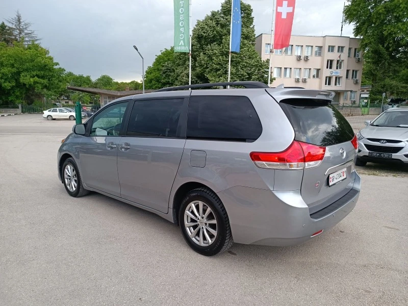 Toyota Sienna 3.5i-267кс-ШВЕЙЦАРИЯ-АВТОМАТ-4Х4-Keyless-FULL , снимка 6 - Автомобили и джипове - 45990565