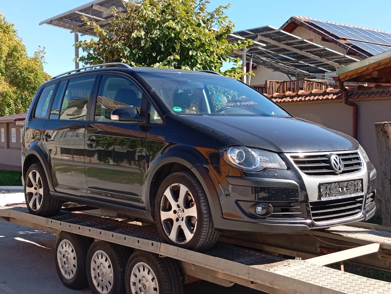 VW Touran КРОС-ЛДЖ17-СПОРТ-КЛИМАТРОНИК, снимка 11 - Автомобили и джипове - 47440943