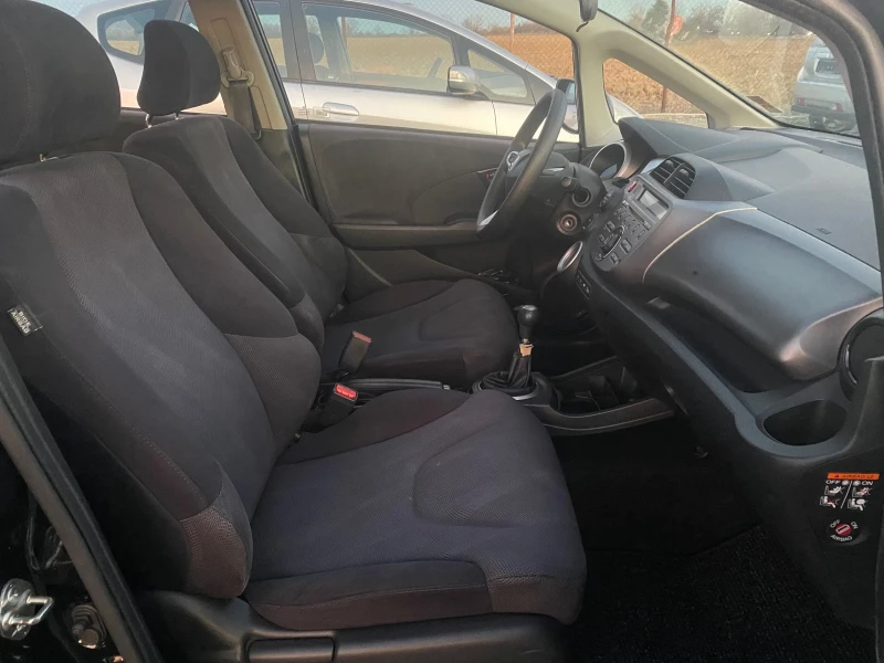 Honda Jazz 1.4, снимка 10 - Автомобили и джипове - 48383451