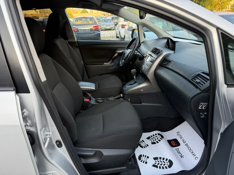 Toyota Verso 2.2 D4-D 150ps AUTOMAT, снимка 12 - Автомобили и джипове - 51356673