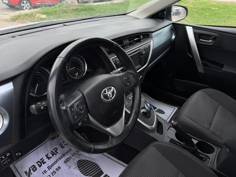 Toyota Auris 1.8 VVT-i HYBRID/BENZIN E, снимка 12 - Автомобили и джипове - 51217768