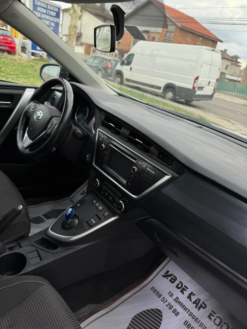 Toyota Auris 1.8 VVT-i HYBRID/BENZIN E, снимка 14 - Автомобили и джипове - 51217768