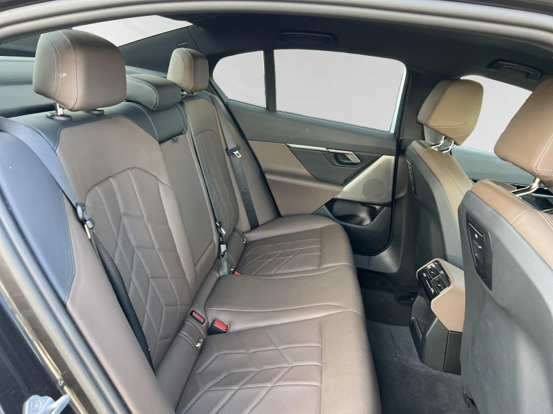 BMW 520 d M-SPORT PAKET LED 360-CAMERA HEAD UP , снимка 12 - Автомобили и джипове - 51526729