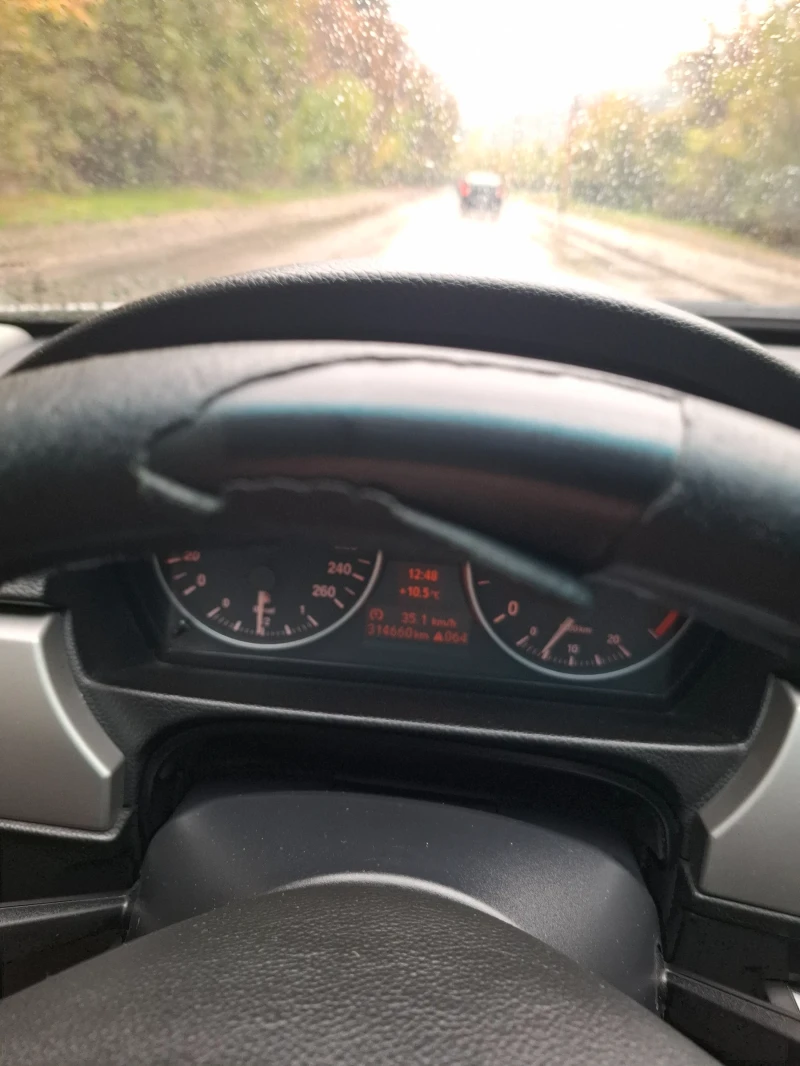 BMW 320, снимка 16 - Автомобили и джипове - 52575286