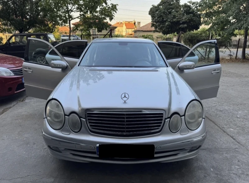 Mercedes-Benz E 270, снимка 13 - Автомобили и джипове - 53068093
