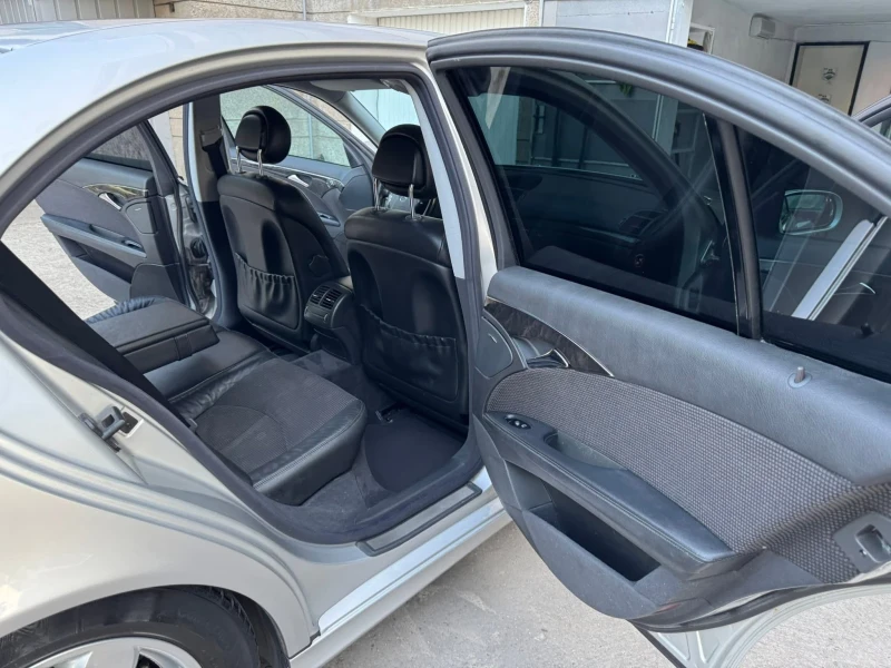 Mercedes-Benz E 270, снимка 11 - Автомобили и джипове - 53068093