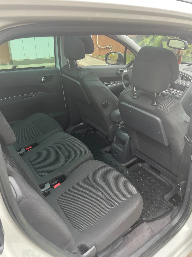 Peugeot 5008 1.6 Hdi, снимка 9 - Автомобили и джипове - 53396738