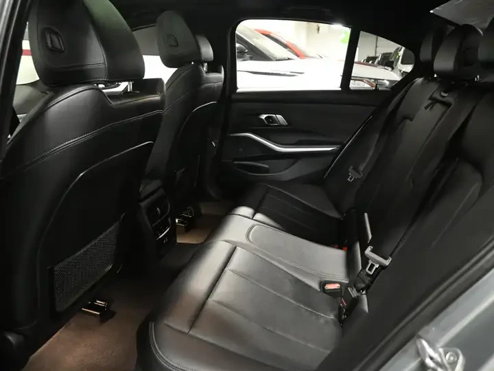 BMW 330 * 330i xDrive No Accident Navigation Sunroof Remot, снимка 11 - Автомобили и джипове - 55152543