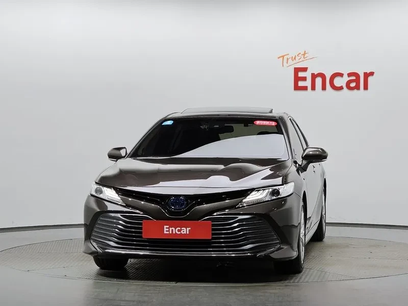 Toyota Camry Hybrid* ПОДГРЕВ* ШИБЕДАХ* КАМЕРА