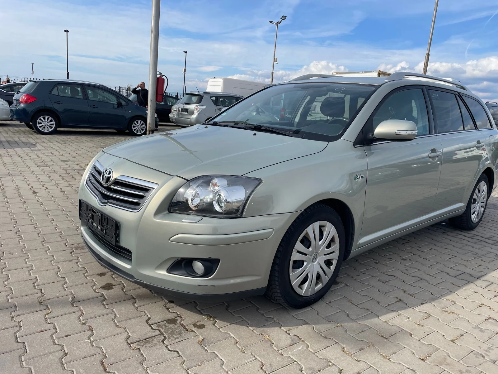 Toyota Avensis 2.2DCAT/177hp - изображение 2