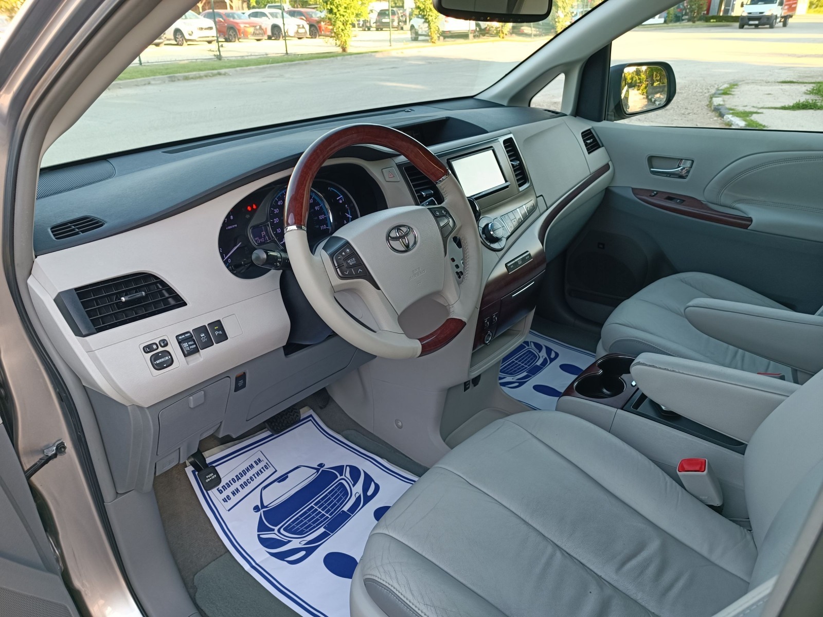 Toyota Sienna 3.5i-267кс-ШВЕЙЦАРИЯ-АВТОМАТ-4Х4-Keyless-FULL  - изображение 8