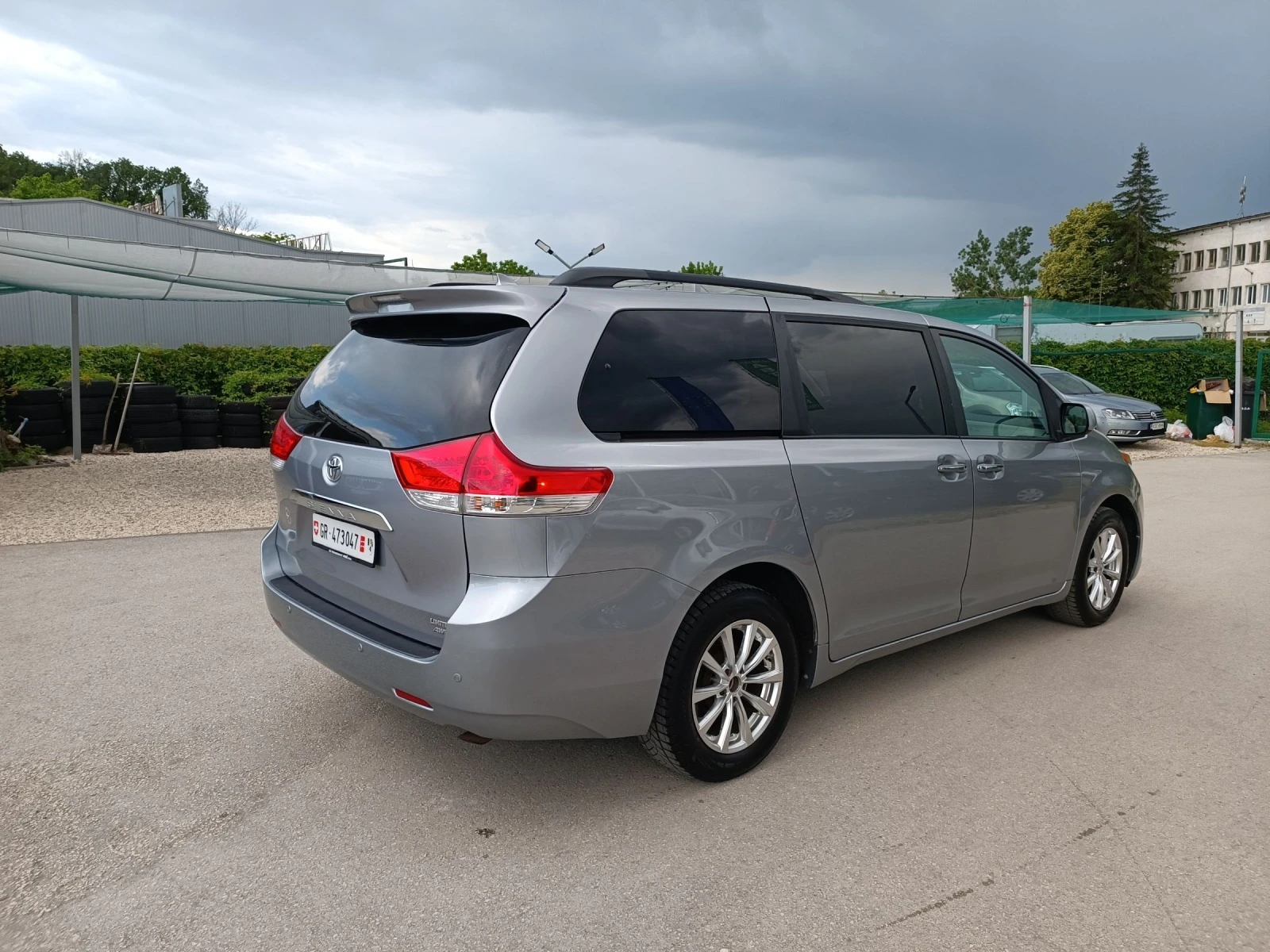 Toyota Sienna 3.5i-267кс-ШВЕЙЦАРИЯ-АВТОМАТ-4Х4-Keyless-FULL  - изображение 3