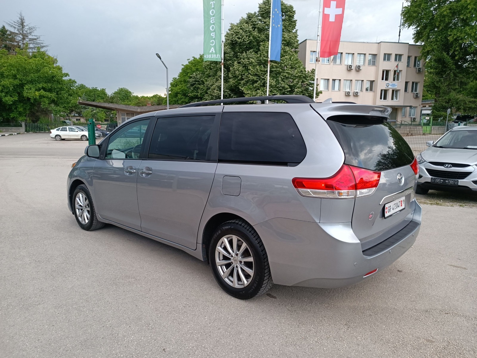 Toyota Sienna 3.5i-267кс-ШВЕЙЦАРИЯ-АВТОМАТ-4Х4-Keyless-FULL  - изображение 6