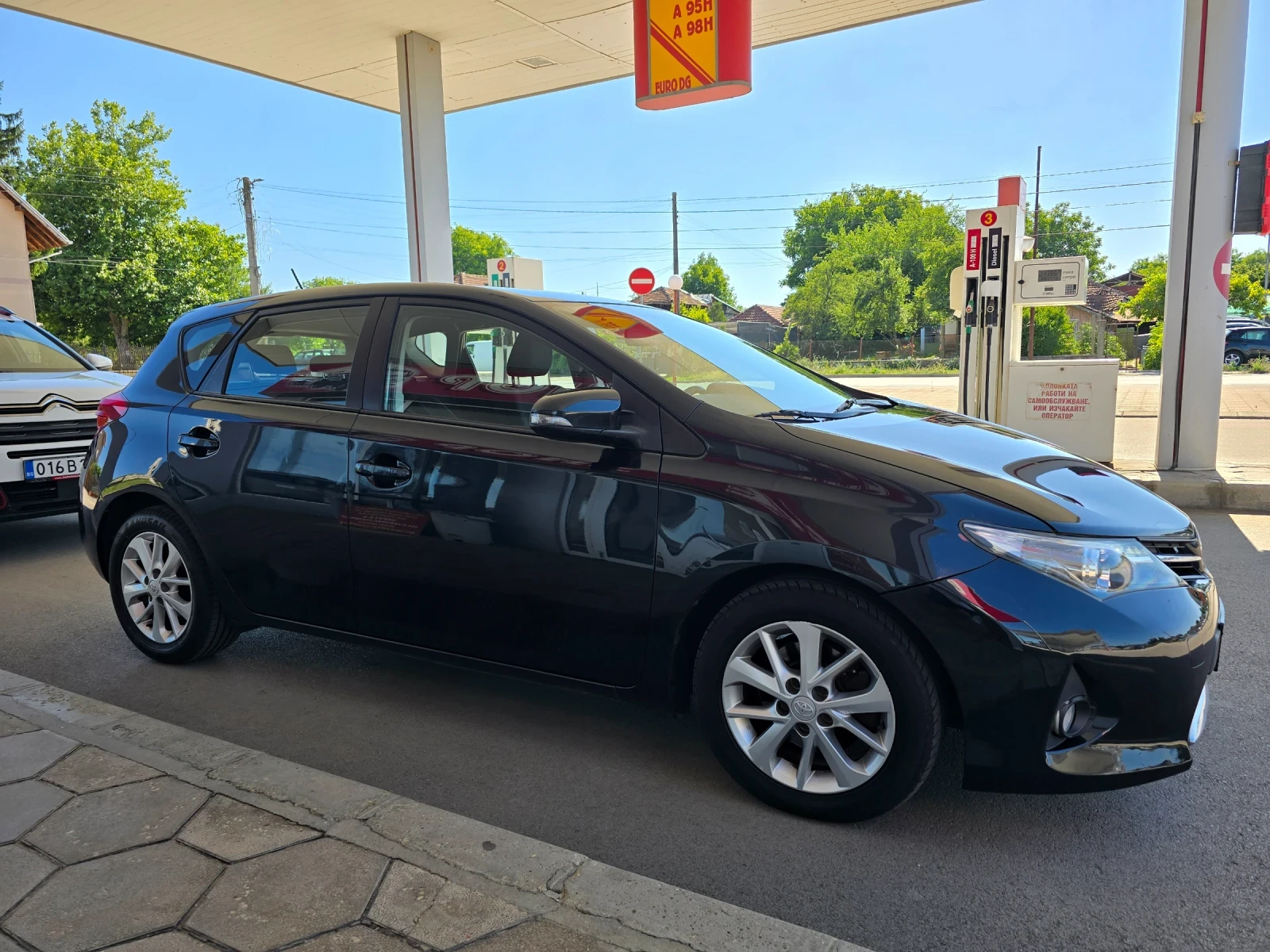 Toyota Auris 2.0 - изображение 3