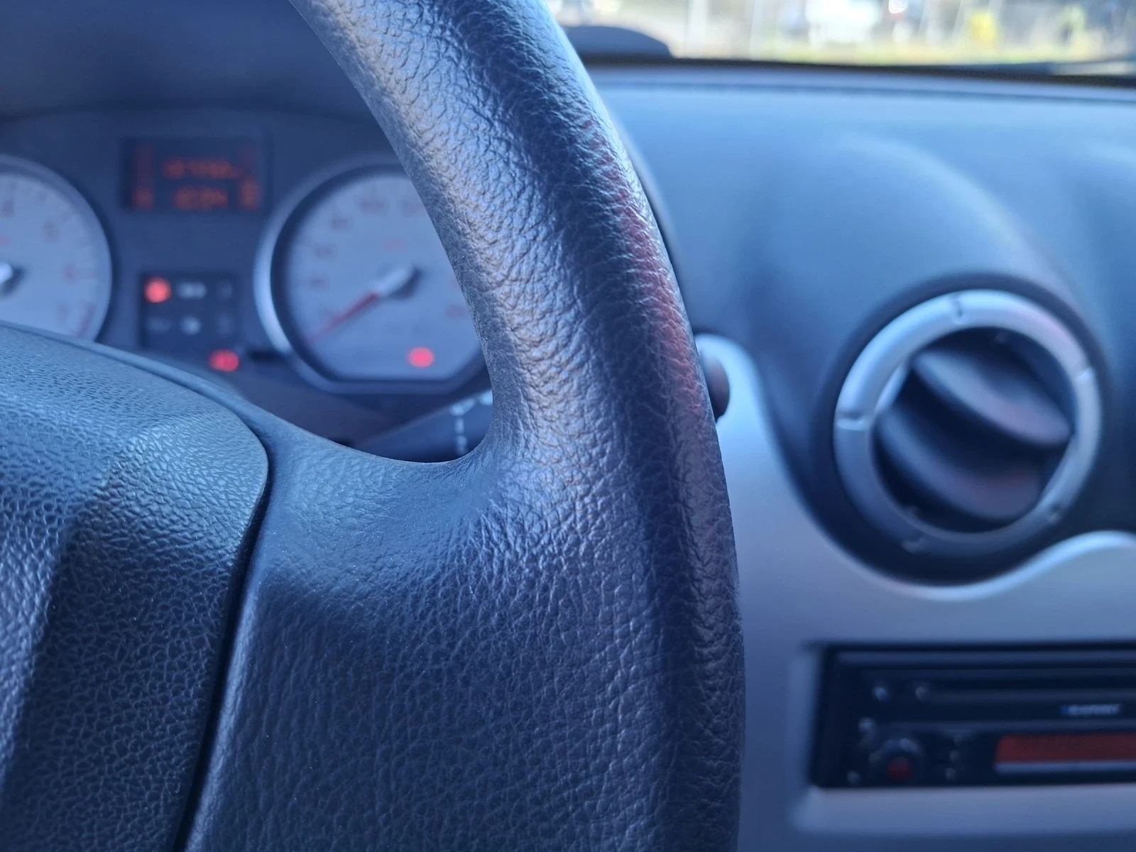 Dacia Sandero 1.4. 16v.бензин | Mobile.bg — изображение 14
