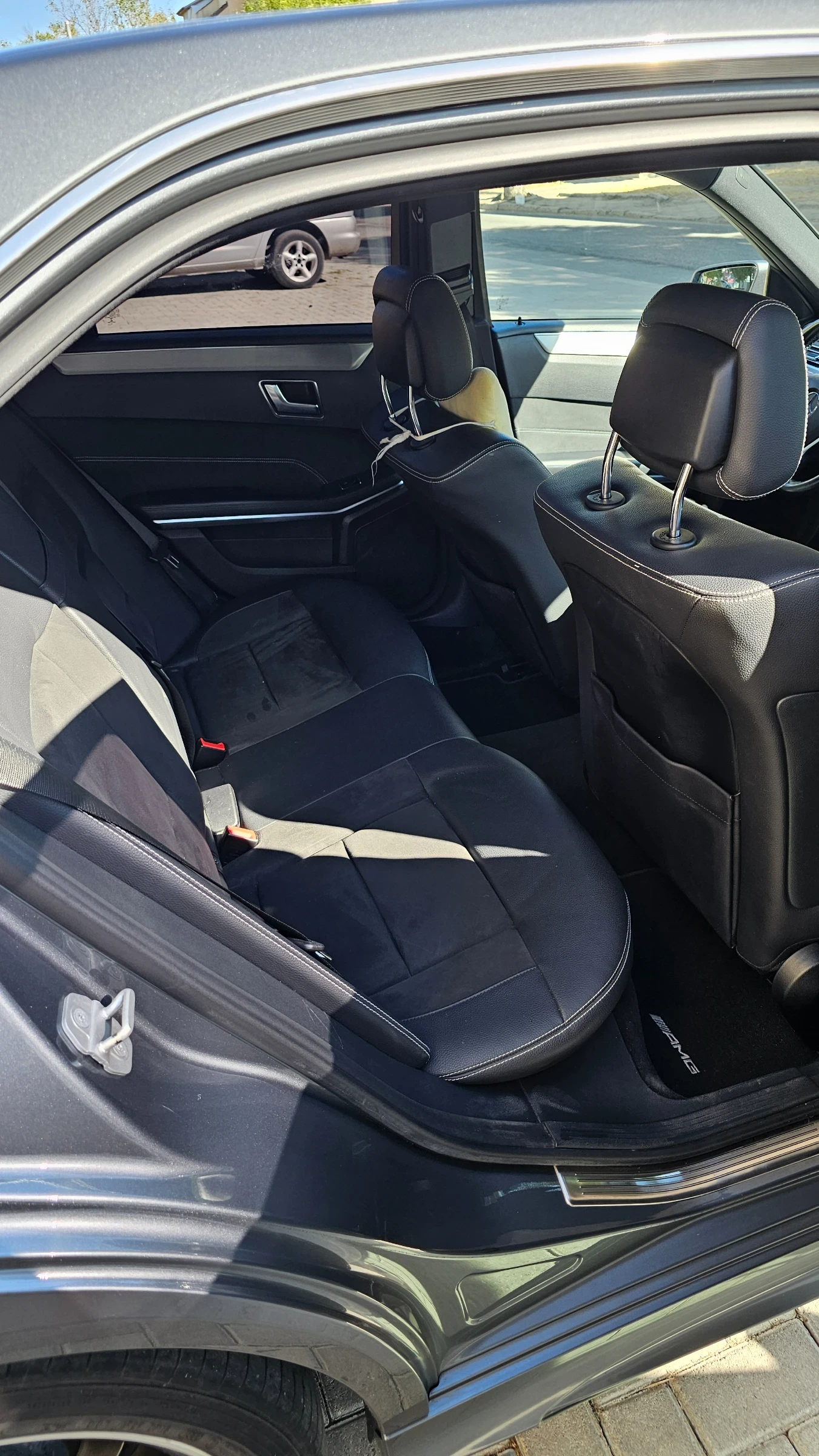 Mercedes-Benz E 220, снимка 5 - Автомобили и джипове - 53934474