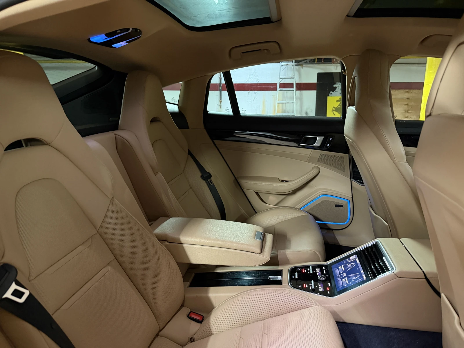 Porsche Panamera 4 E-Hybrid * * CARFAX * * АВТО КРЕДИТ * * , снимка 10 - Автомобили и джипове - 54152119