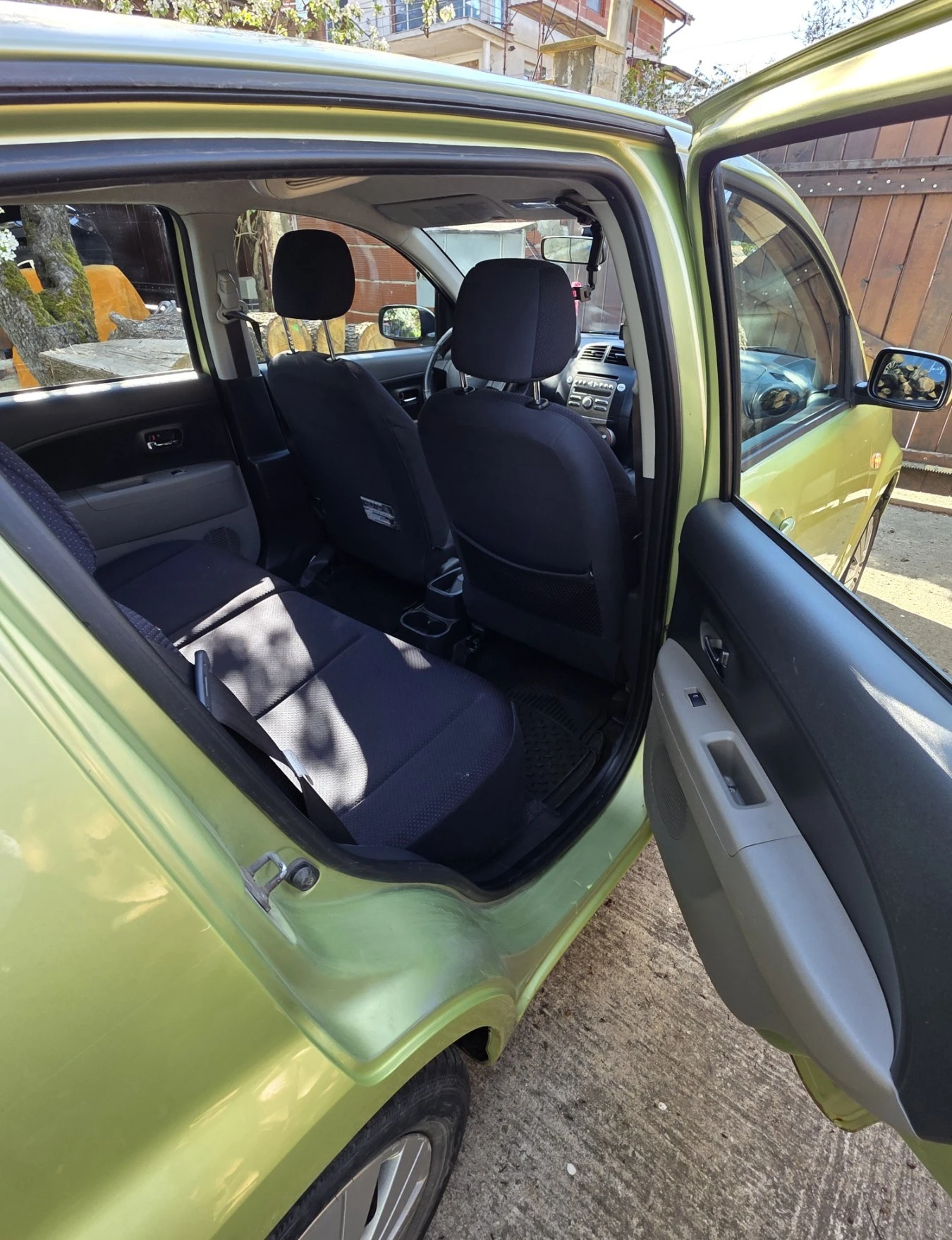 Daihatsu Sirion 1.3 бензин / LPG (газ) / 4х4, снимка 9 - Автомобили и джипове - 54245622