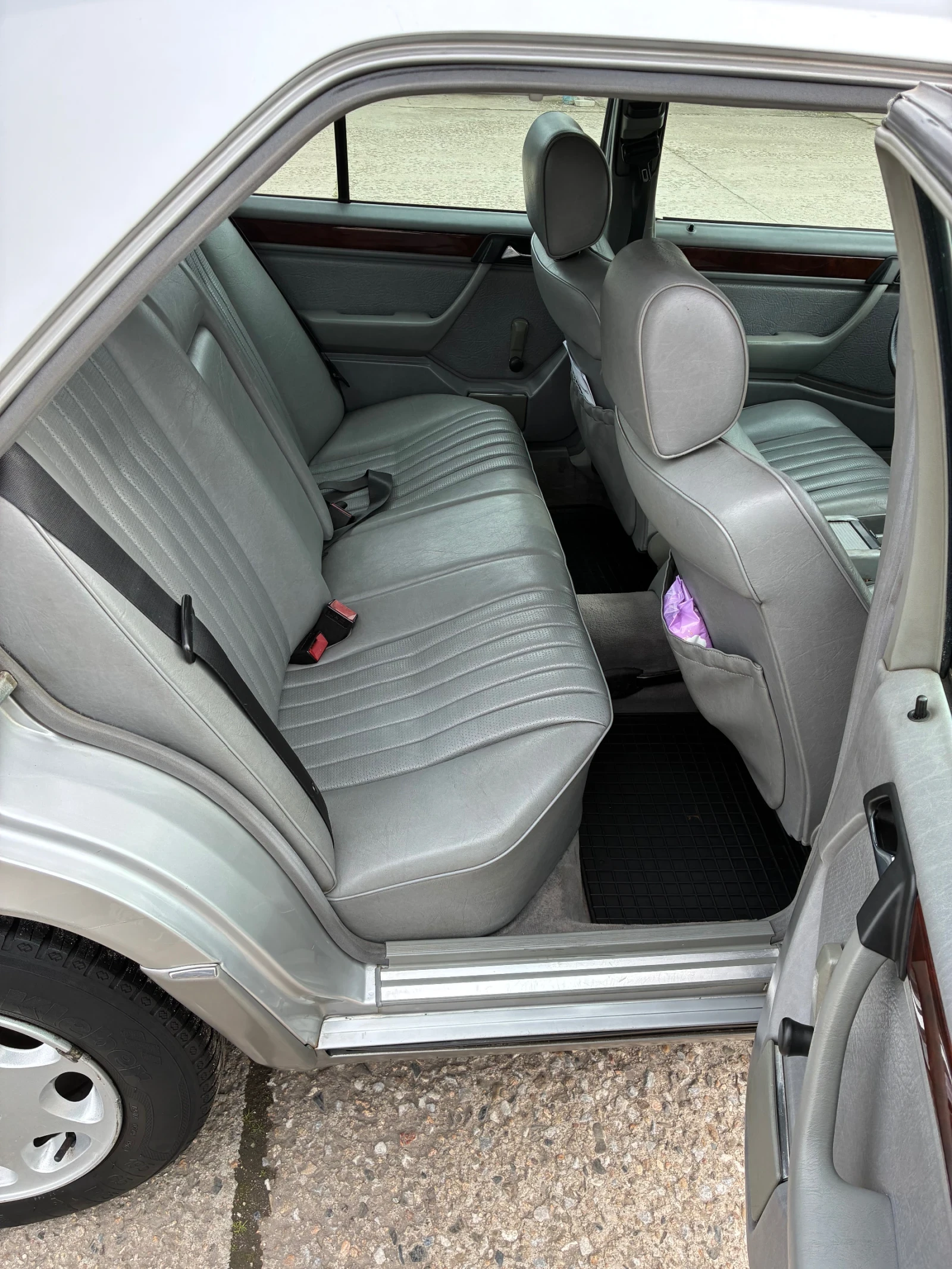 Mercedes-Benz 124, снимка 8 - Автомобили и джипове - 54254223