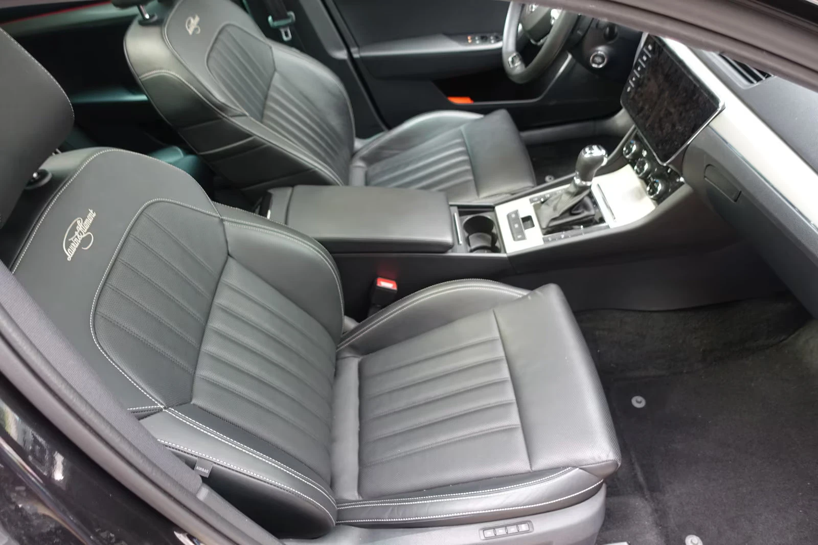 Skoda Superb 2.0TDI/200HP/L&K/4X4/MASSAGE/PANO/MEMO/CAM/193q, снимка 11 - Автомобили и джипове - 54269851