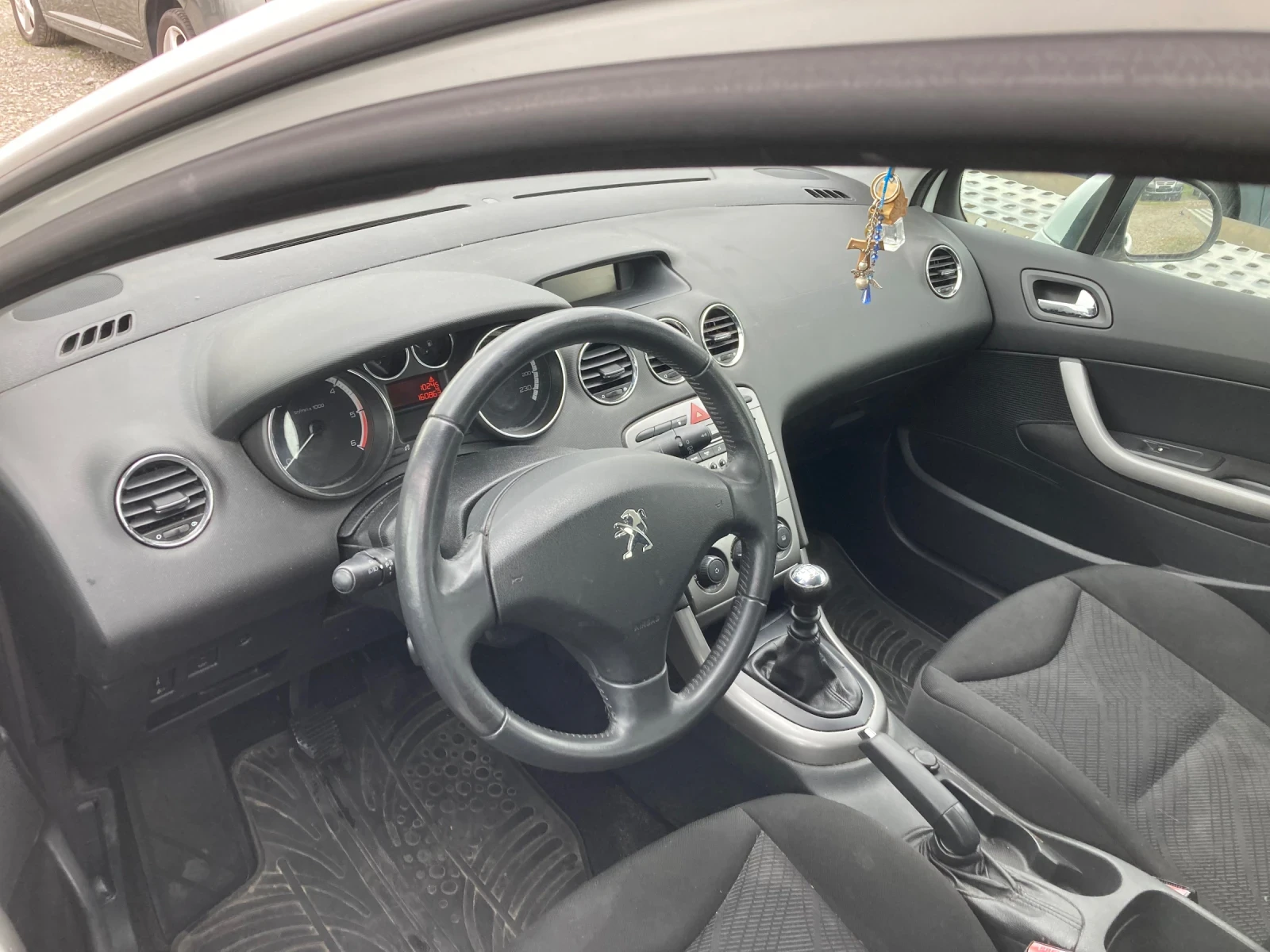 Peugeot 308 1.6 HDI, снимка 7 - Автомобили и джипове - 54450678