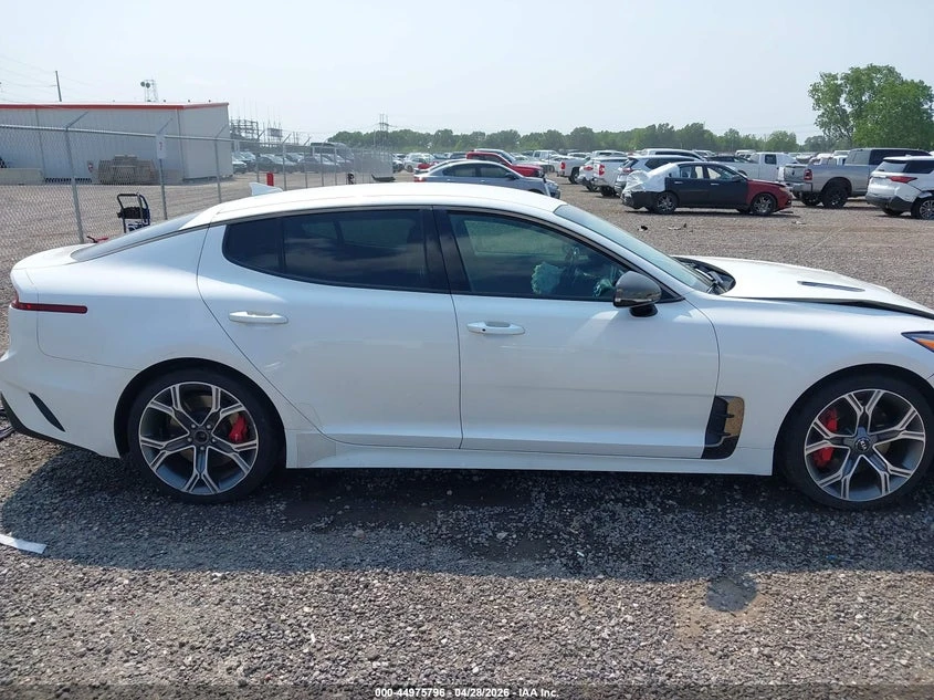 Kia Stinger 3.3l Gt, снимка 13 - Автомобили и джипове - 54860647