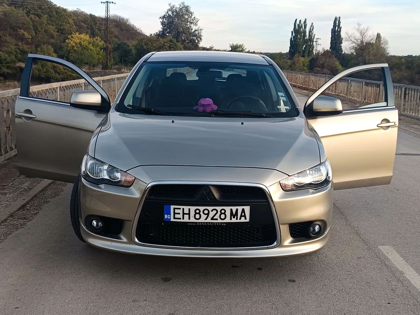 Mitsubishi Lancer SportBack, снимка 5 - Автомобили и джипове - 54929768