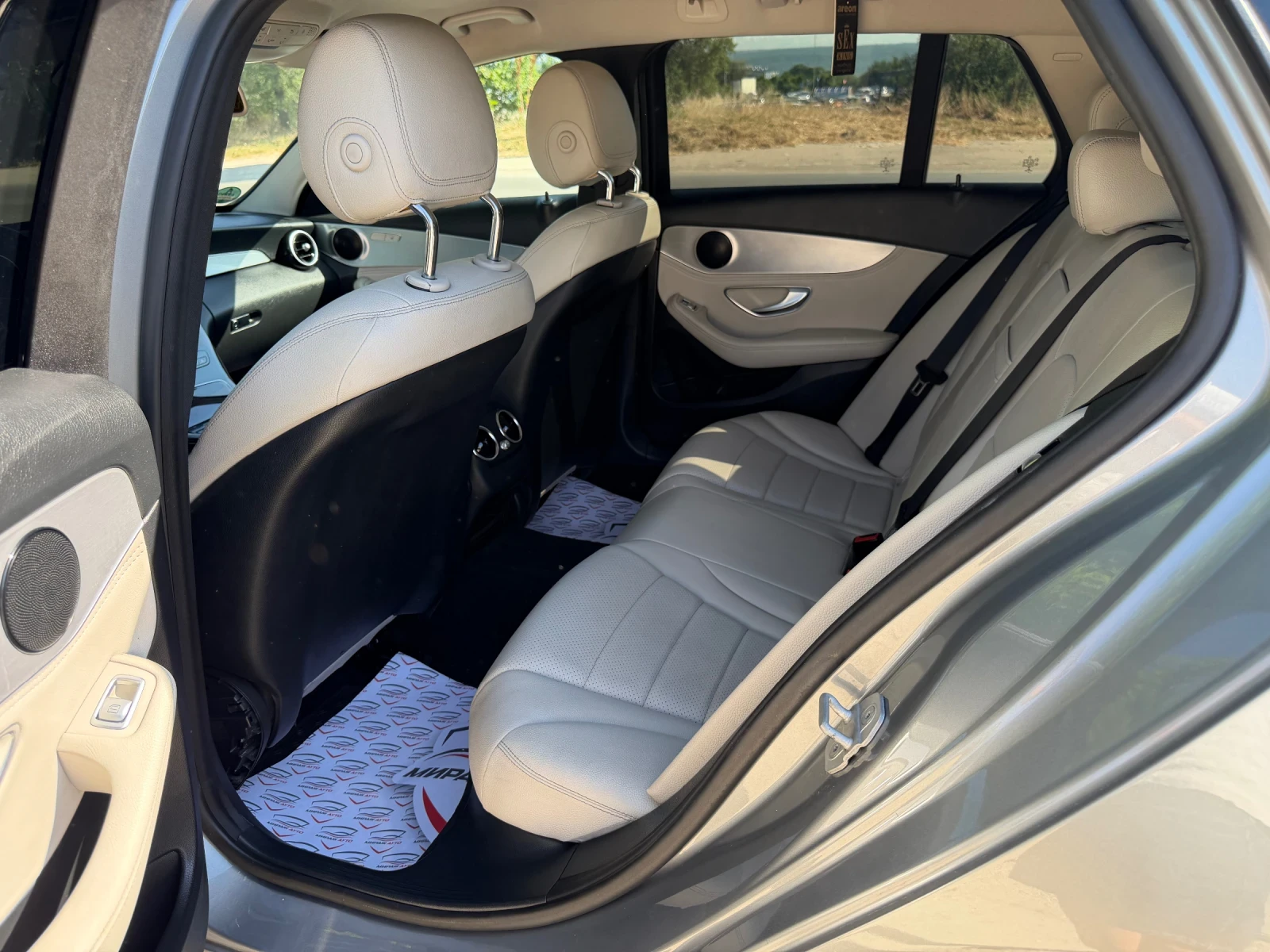 Mercedes-Benz C 250 Optic C63 AMG* 4MATIC* MULIBEAM LED* , снимка 10 - Автомобили и джипове - 55072995