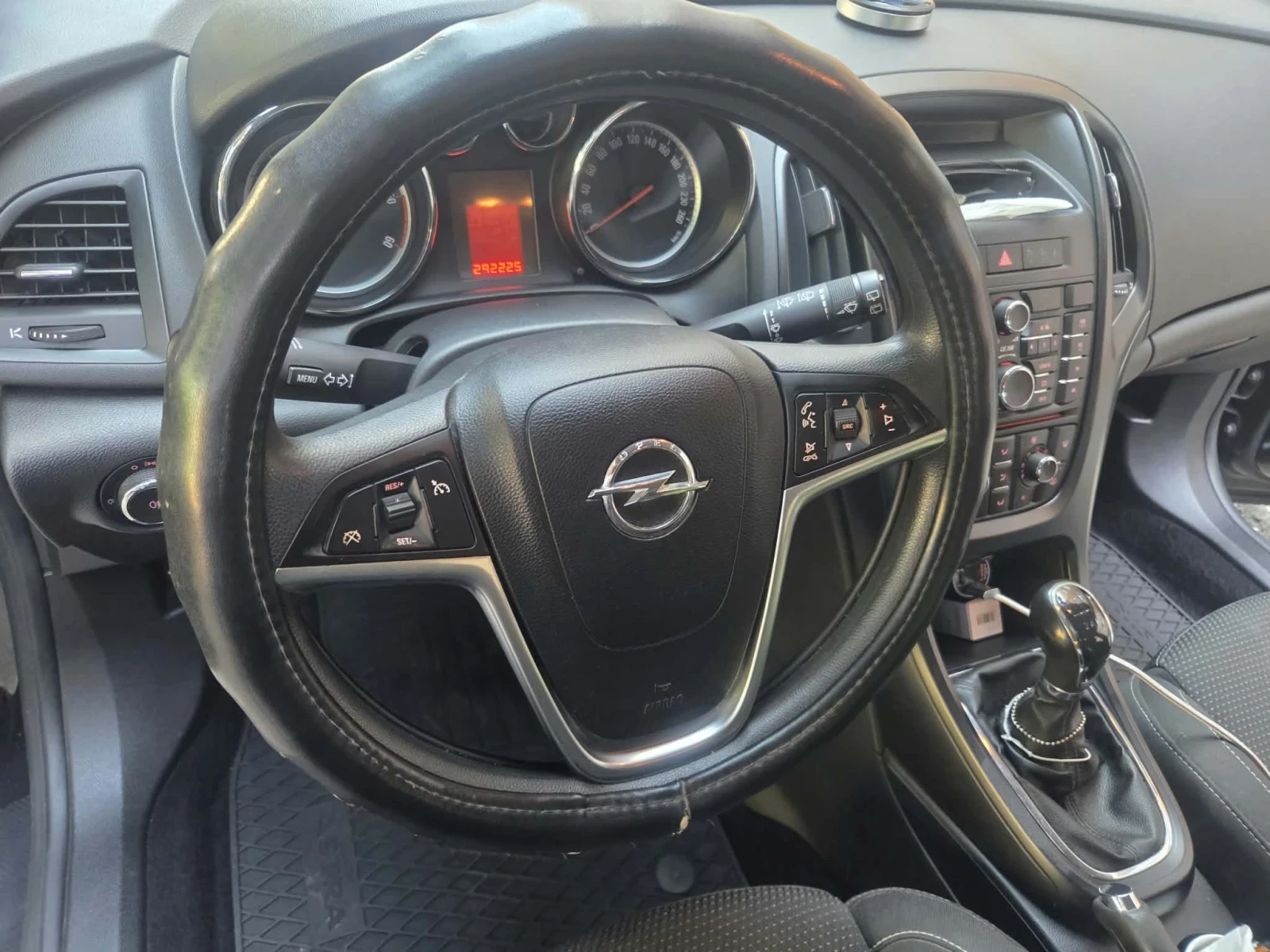 Opel Astra J, снимка 5 - Автомобили и джипове - 56150885