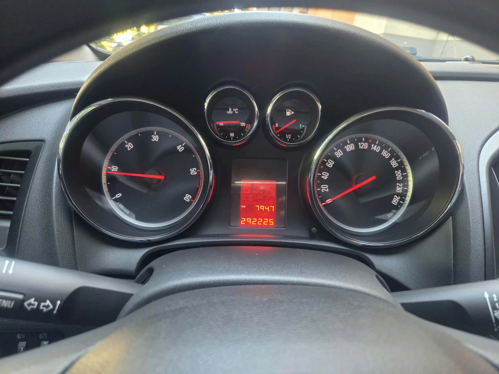 Opel Astra J, снимка 4 - Автомобили и джипове - 56150885
