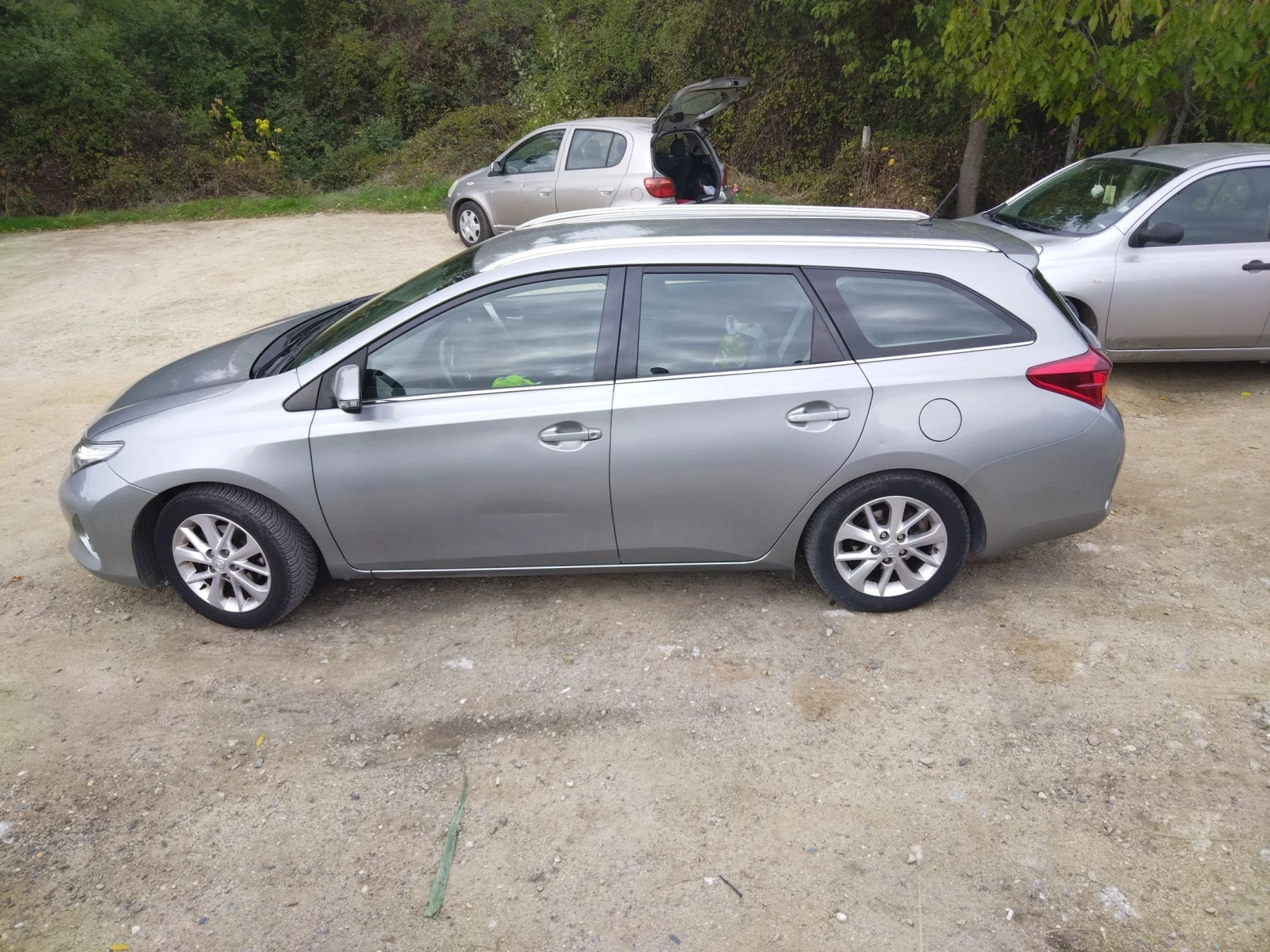 Toyota Auris, снимка 2 - Автомобили и джипове - 56152889