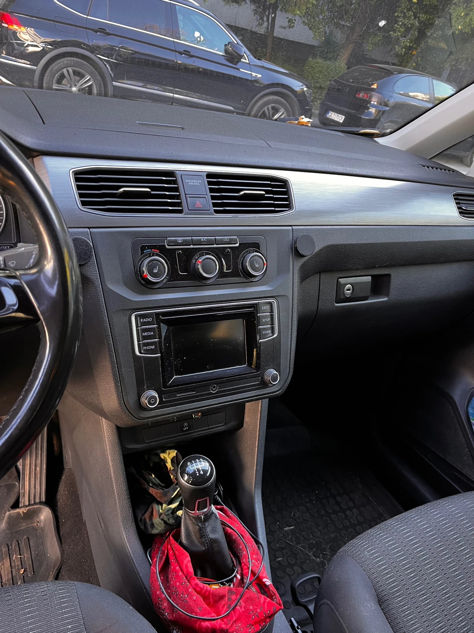 VW Caddy, снимка 5 - Автомобили и джипове - 56509242
