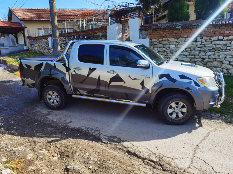 Toyota Hilux, снимка 7 - Автомобили и джипове - 46350984