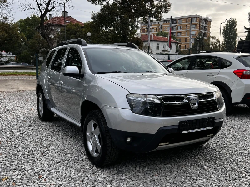 Dacia Duster 1.6i 105k.c. - 4X4 - ОТЛИЧНО СЪСТЯНИЕ!, снимка 3 - Автомобили и джипове - 47459945