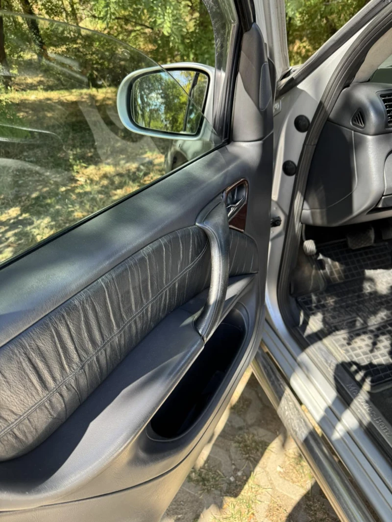 Mercedes-Benz ML 270, снимка 9 - Автомобили и джипове - 52711311