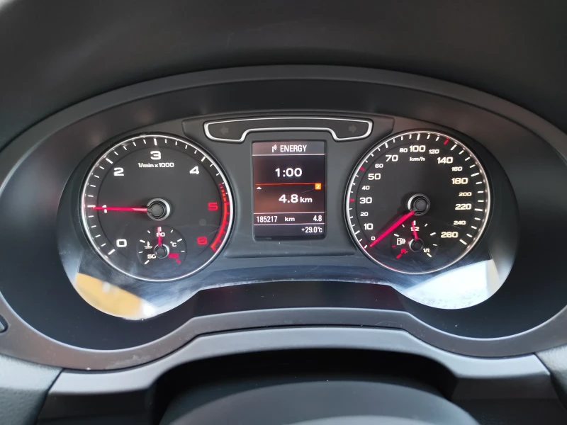 Audi Q3 2.0TDI 140 ps, снимка 13 - Автомобили и джипове - 51809830