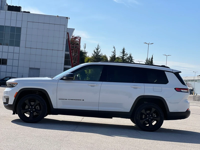 Jeep Grand cherokee 6 местен/32 000км, снимка 9 - Автомобили и джипове - 52777606