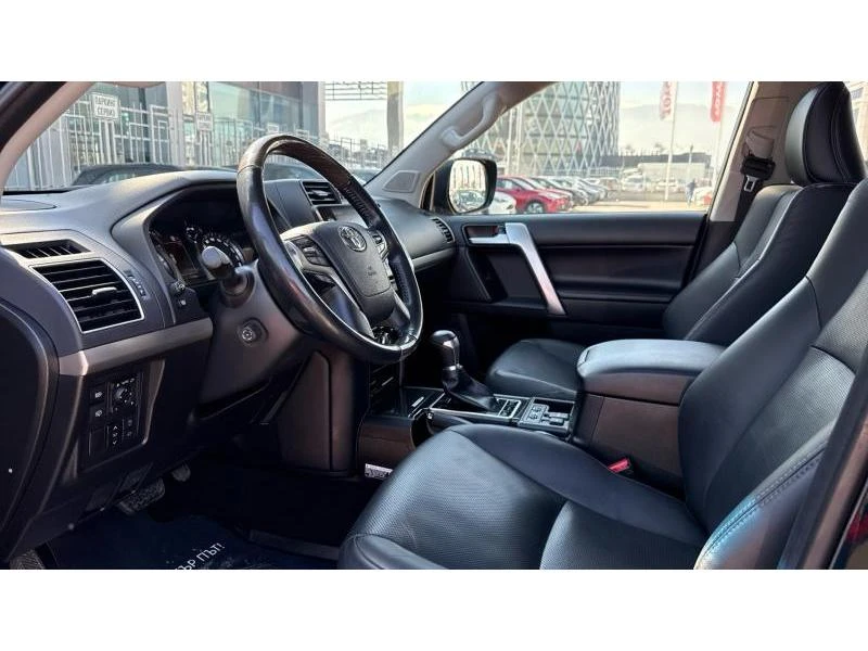 Toyota Land cruiser Luxury, снимка 12 - Автомобили и джипове - 49389935