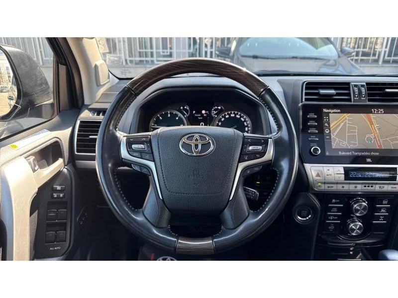 Toyota Land cruiser Luxury, снимка 9 - Автомобили и джипове - 49389935