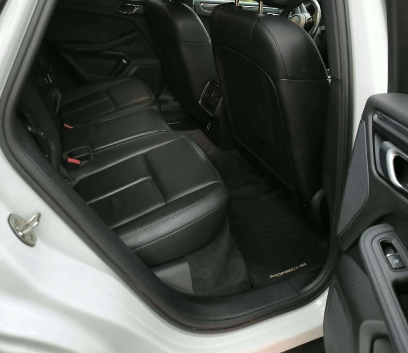 Porsche Macan 2.0 i - 110999 лв. - 91443432 | Car24.bg