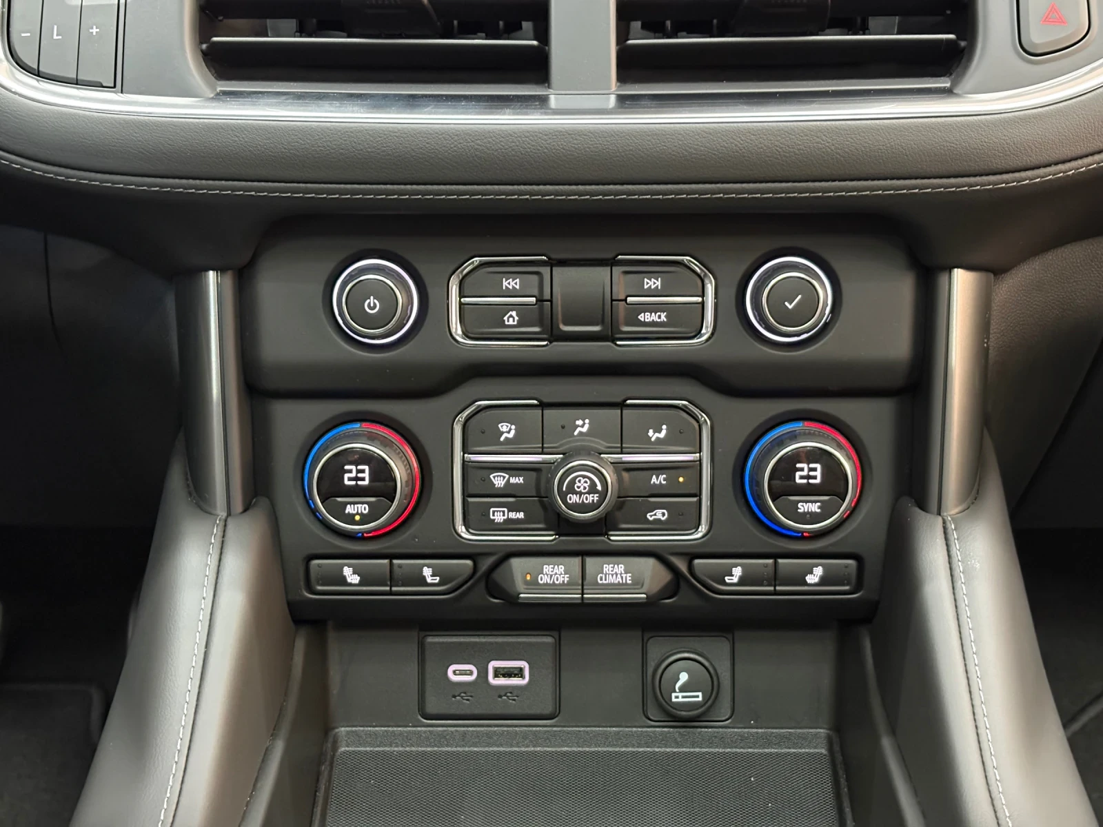 Chevrolet Tahoe * Z71* 6+ 1* PANO* DISTR* LED* CARPLAY*  | Mobile.bg   14